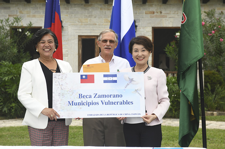 Jóvenes de municipios vulnerables serán beneficiados con programa educativo de Zamorano y China Taiwán